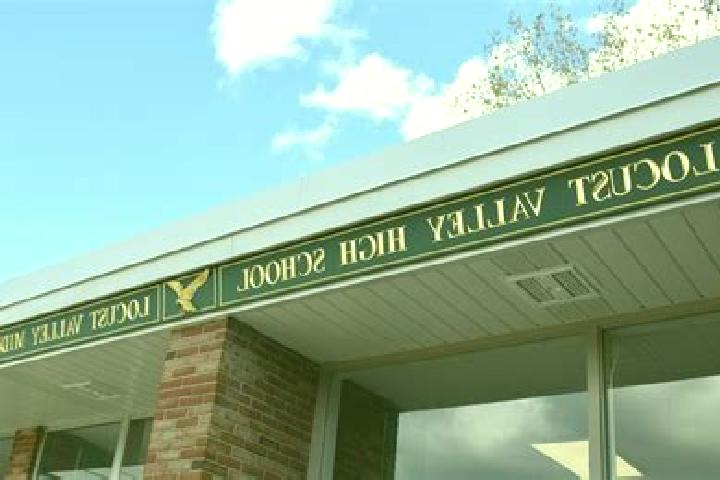 escort Locust Valley
