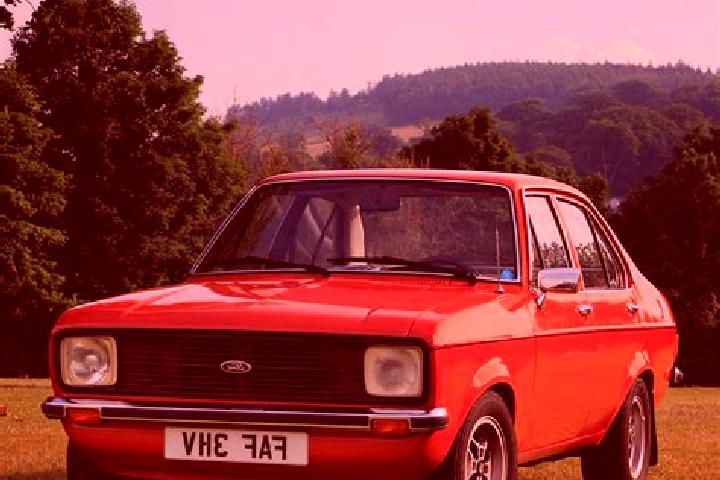 escort Lodeynoye