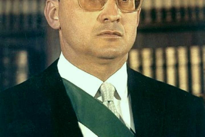 escort Luis Echeverria Alvarez