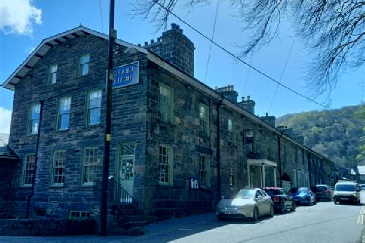 escort Maentwrog