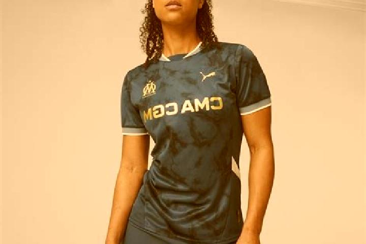 escort Maillot