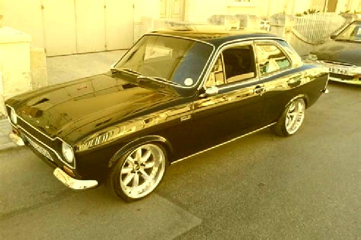 escort Many