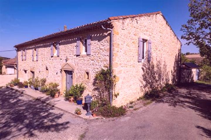 escort Mas-Saintes-Puelles