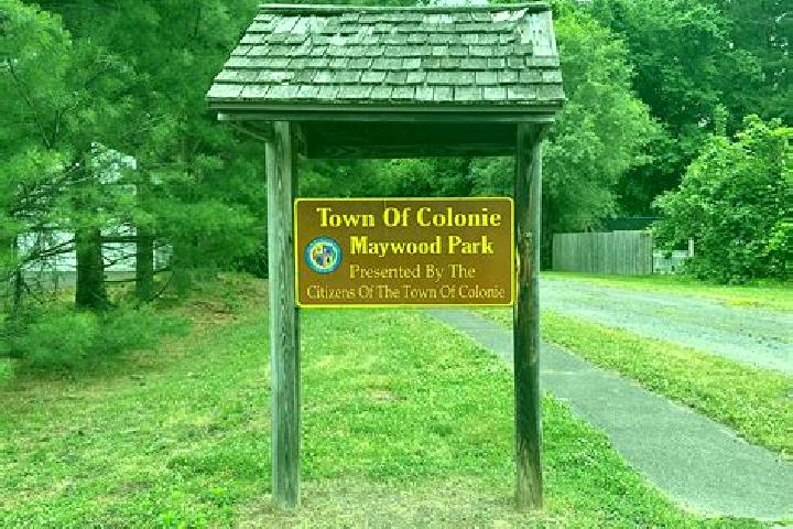 escort Maywood Park