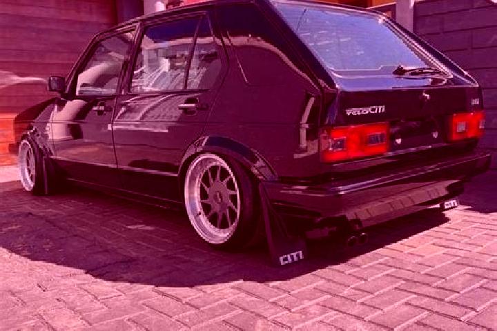 escort Mejelo Timur