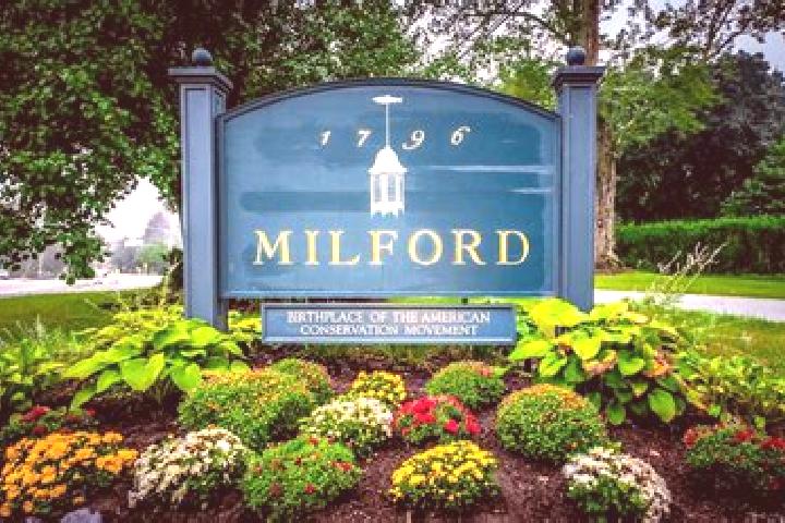 escort Milford Square