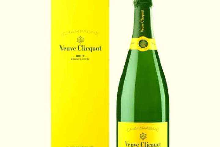 escort Millis-Clicquot