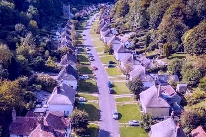 escort Milton Village