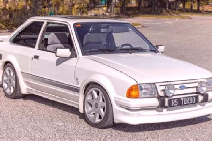 escort Mittenaar