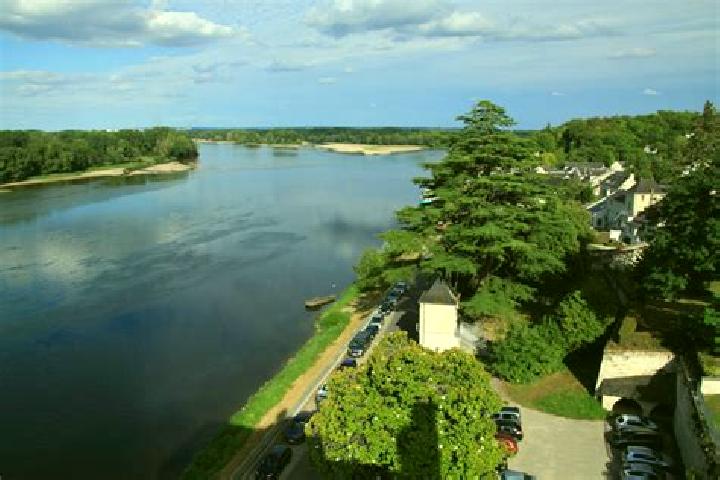 escort Montsoreau