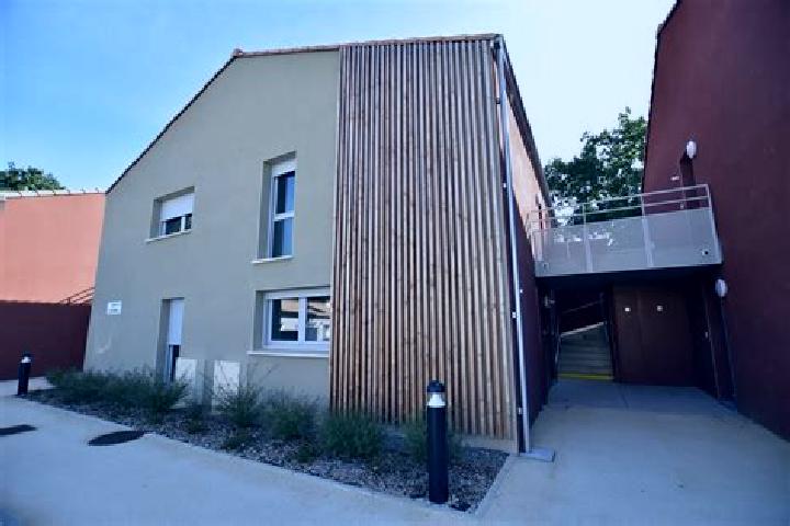 escort Mouilleron-le-Captif