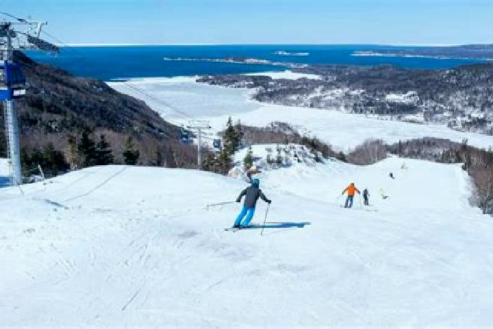 escort Mount Uniacke