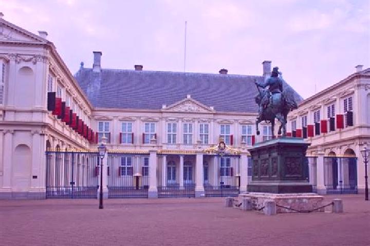 escort Noordeinde