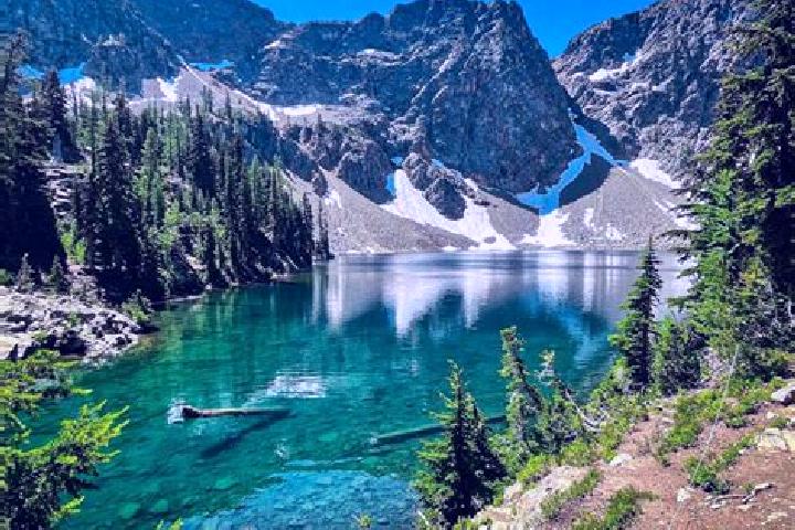 escort North Lake