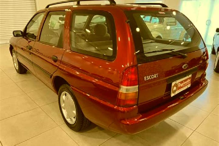 escort Nova Dedinka