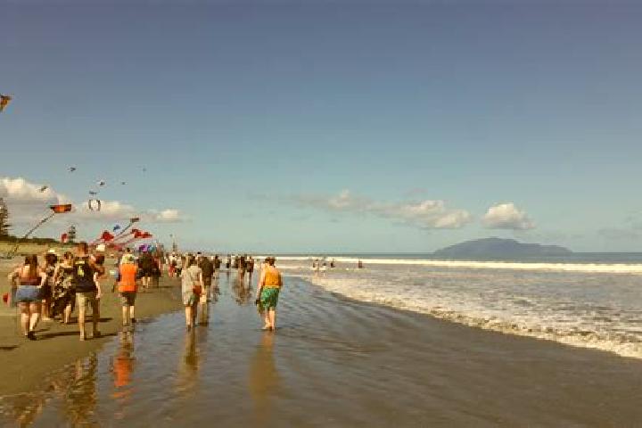escort Otaki Beach