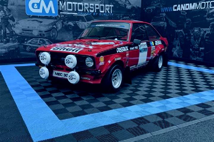 escort Overcombe