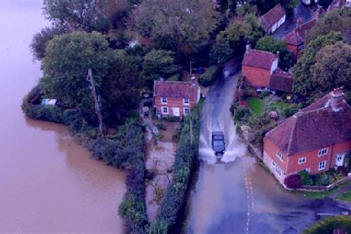 escort Owston Ferry