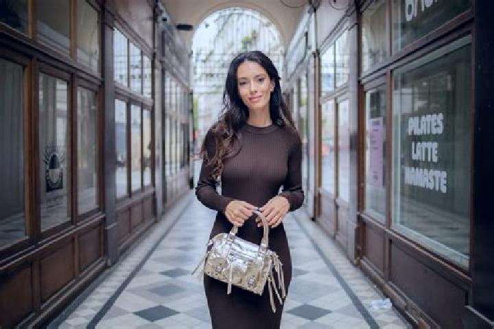 escort Paris Leona