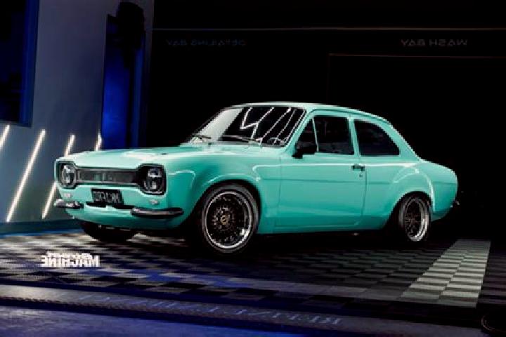 escort Pawing