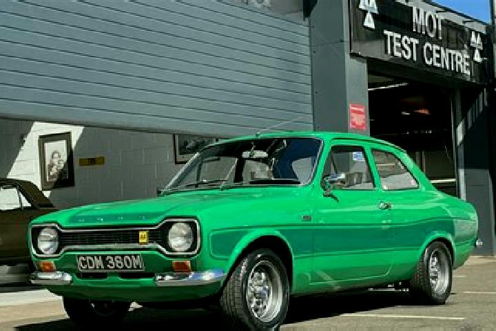 escort Pinkneys Green