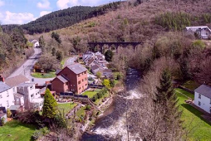 escort Pontrhydyfen