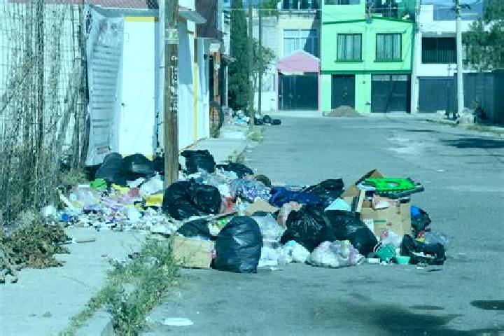 escort Popotlan (Barrio Santo Tomas)