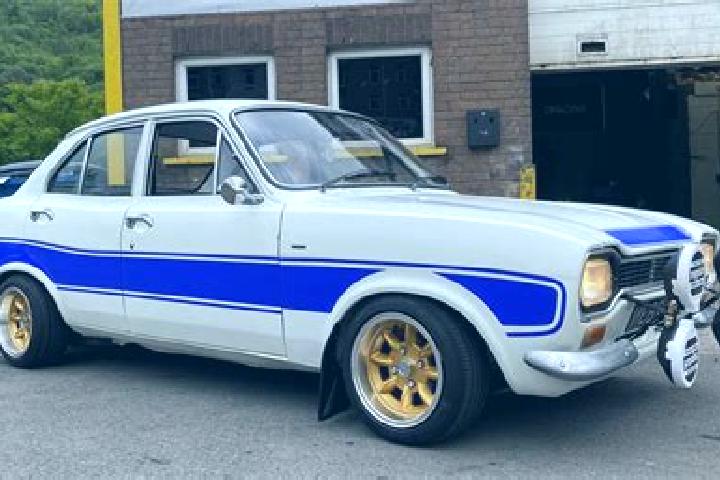 escort Puscine