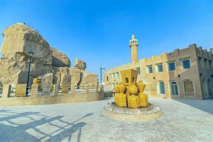 escort Qarah Aghaj