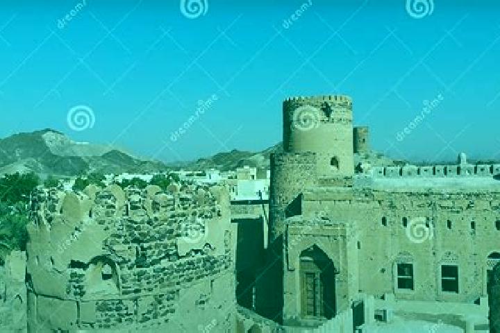 escort Qaryat al Qabil