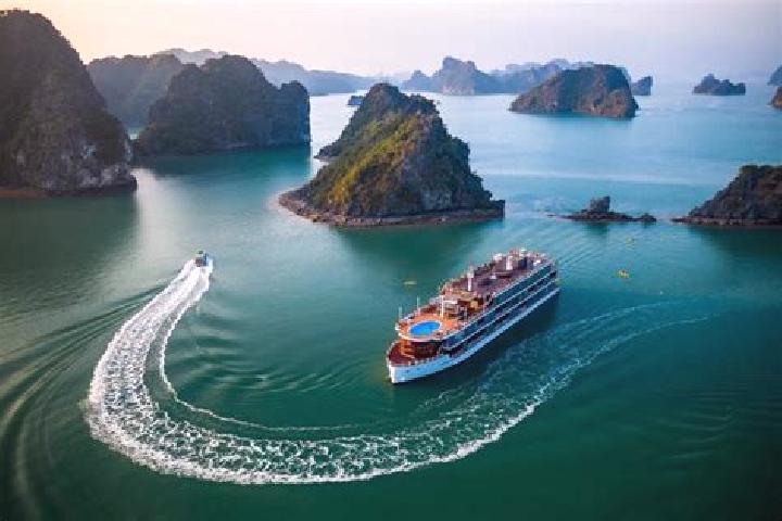 escort Quan Bay