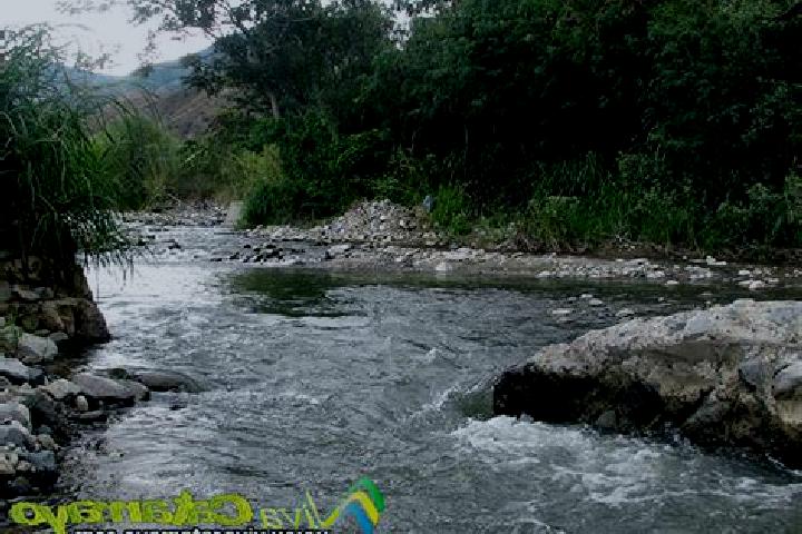 escort Rio Guayabal de Yateras