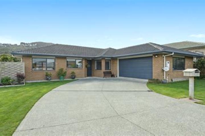 escort Riverstone Terraces