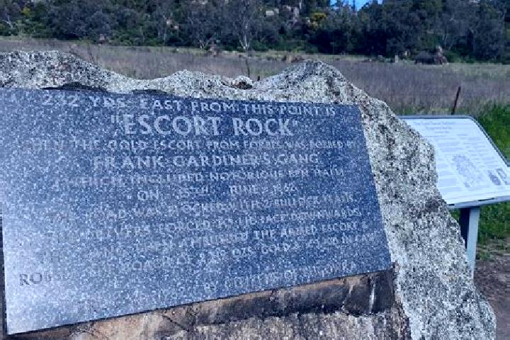 escort Rock Hole