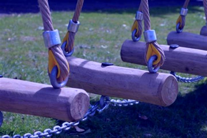 escort Ropes Crossing