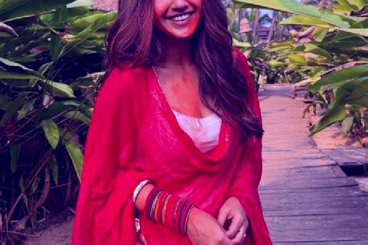 escort Roshni-Chu