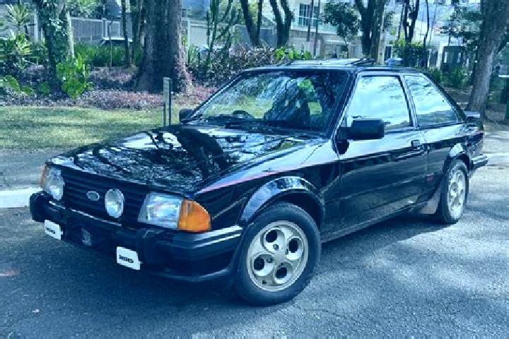escort Roxborough