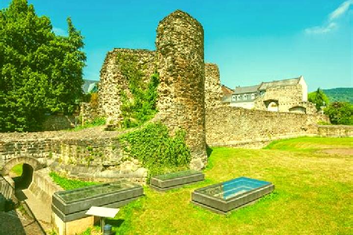 escort Saarburg