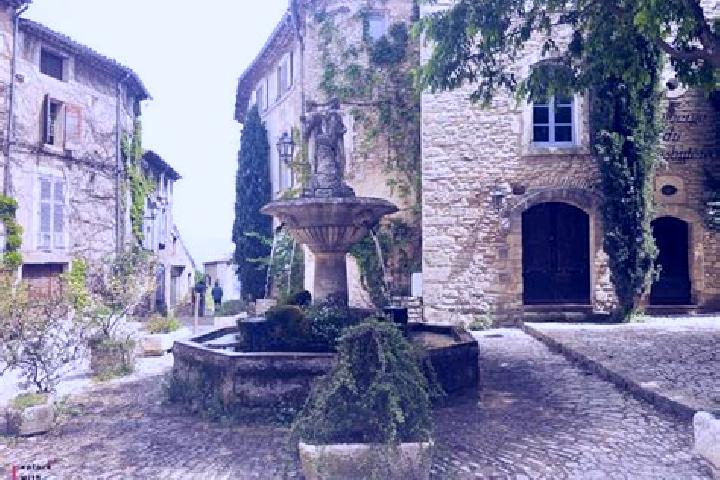 escort Saignon