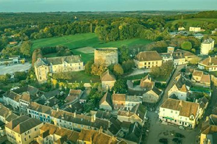 escort Saint-Sauveur-en-Puisaye