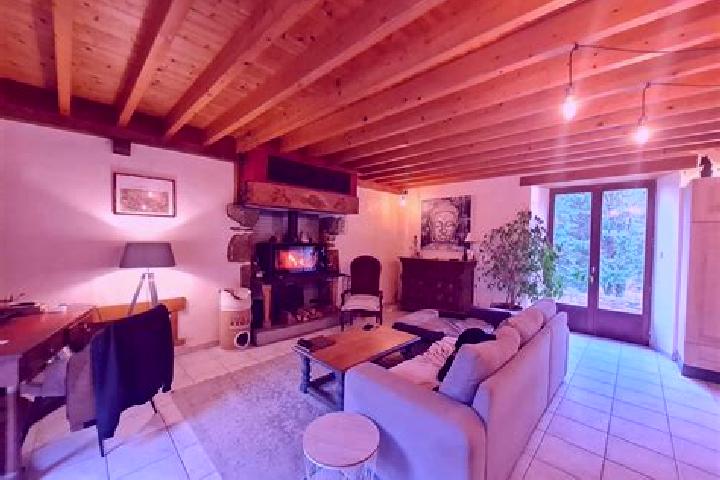 escort Sainte-Gemmes-le-Robert
