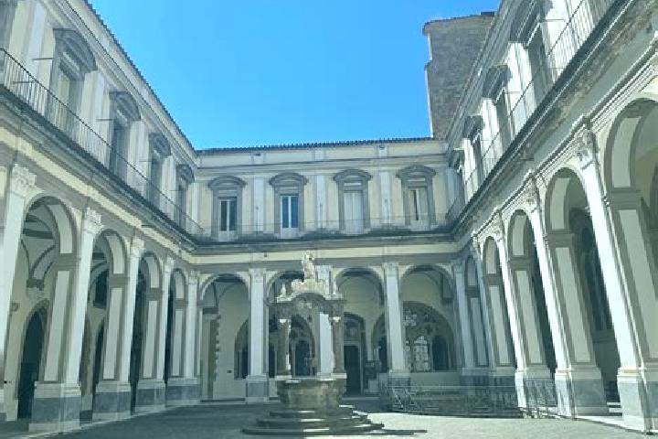 escort San Lorenzo Maggiore