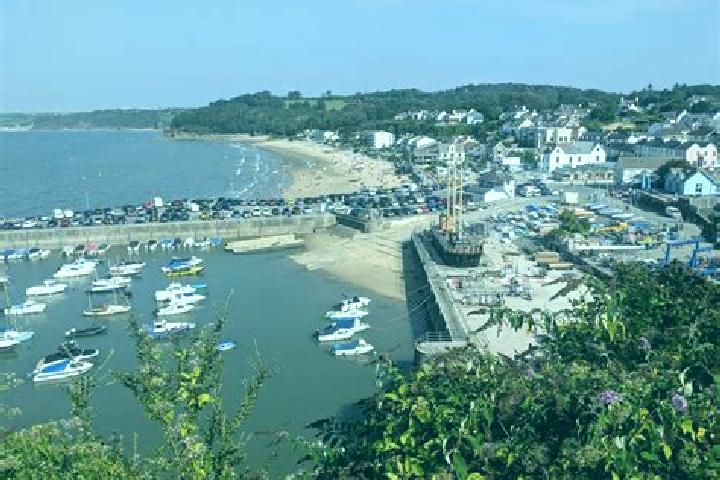escort Saundersfoot