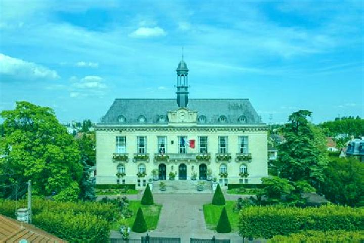 escort Savigny-le-Temple