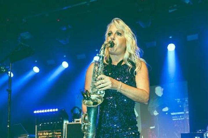 escort Sax