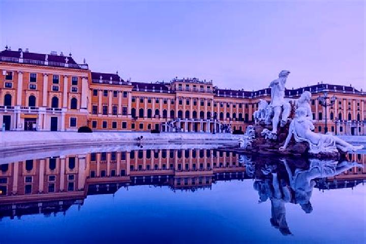 escort Schoenbrunn