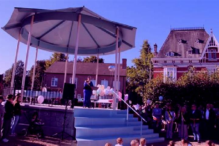 escort Sint-Lievens-Esse