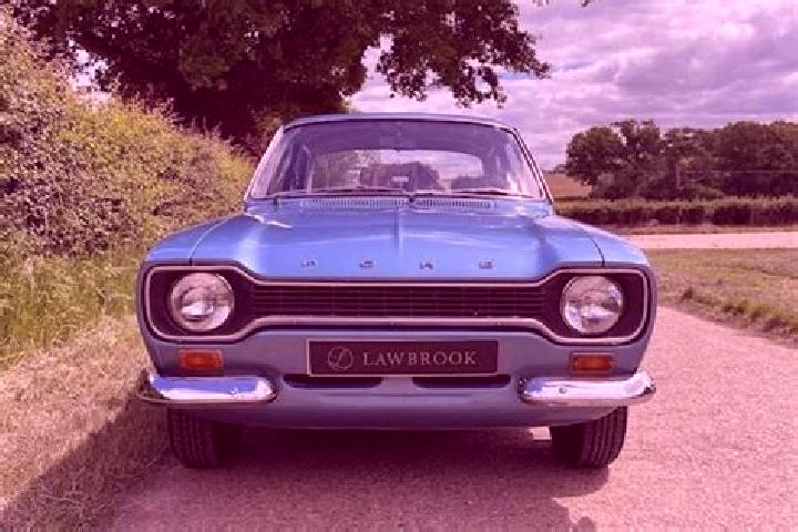 escort Stokenchurch