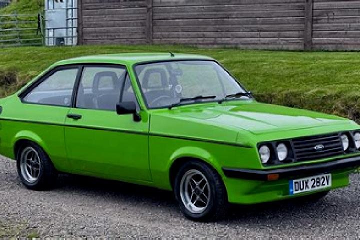escort Strathern