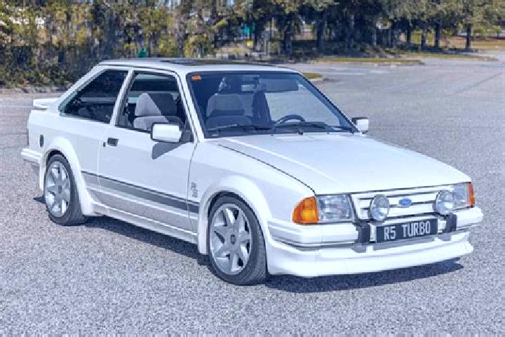 escort Sturovo
